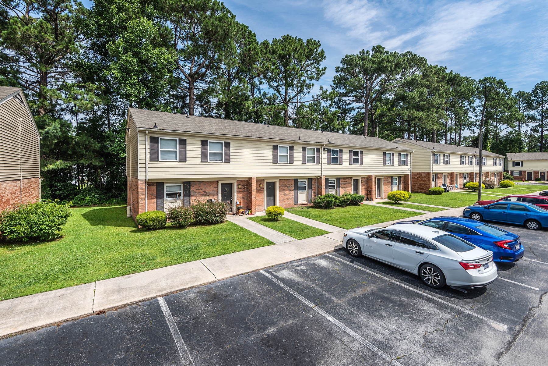 Brynn Marr Village The Multifamily Advisory Group at Cushman & Wakefield